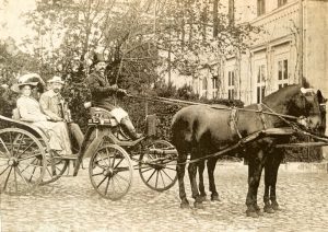 Gutsverwalter Schoch mit Gattin, 1920er Jahre, Foto: Archiv Greiffenberg, A. Völker 
